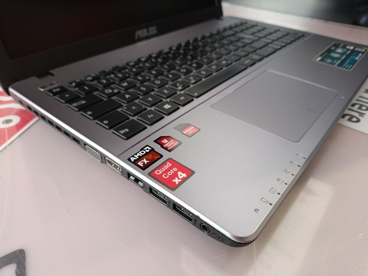 ASUS F550Z - foto 4