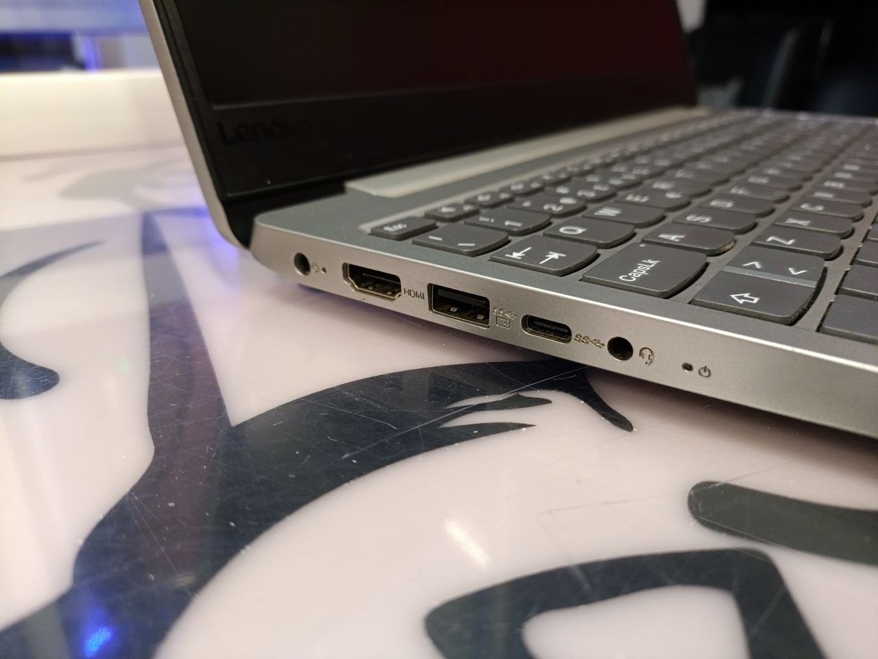 Lenovo IdeaPad 330S - foto 2