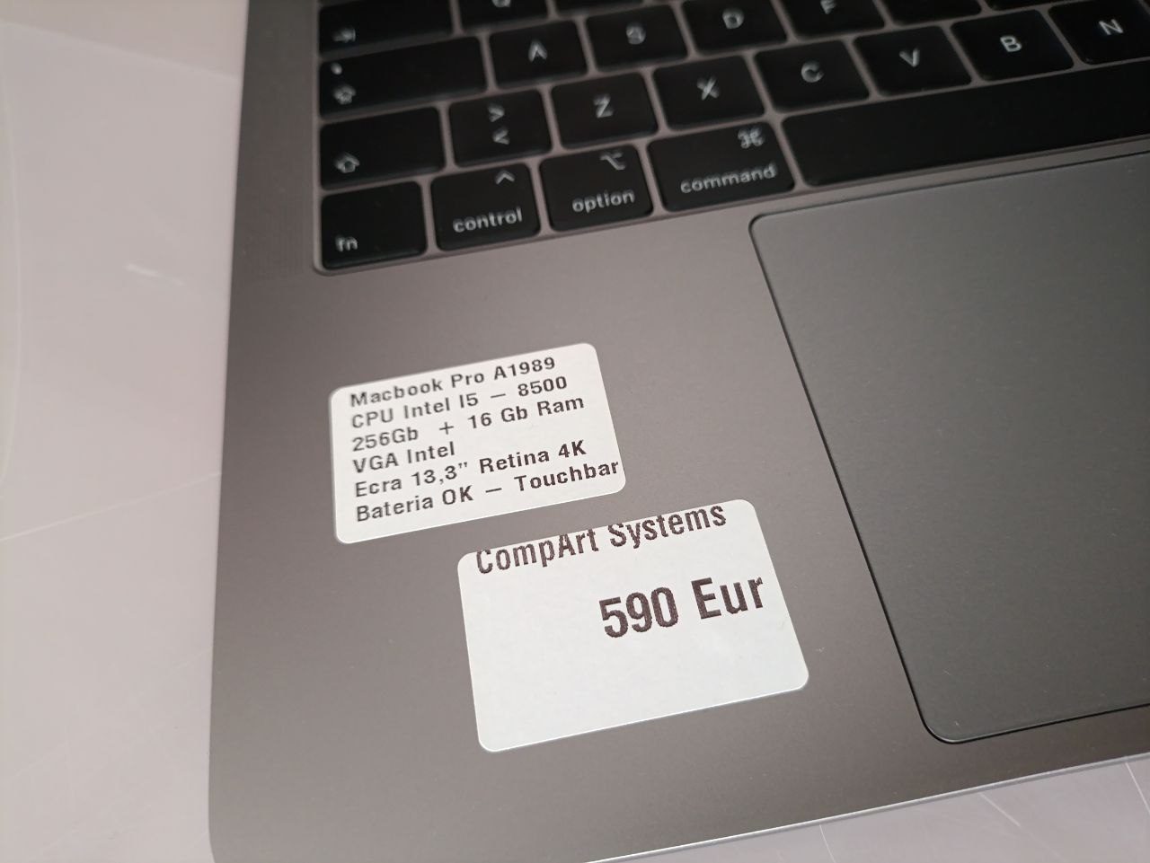MacBook Pro A1989 - foto 4