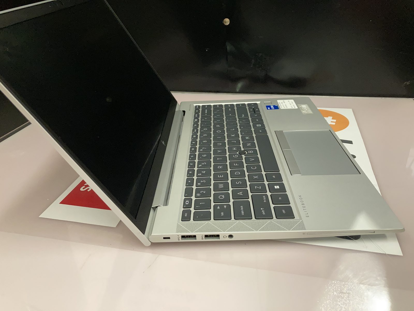 HP EliteBook 840 G8 - foto 3